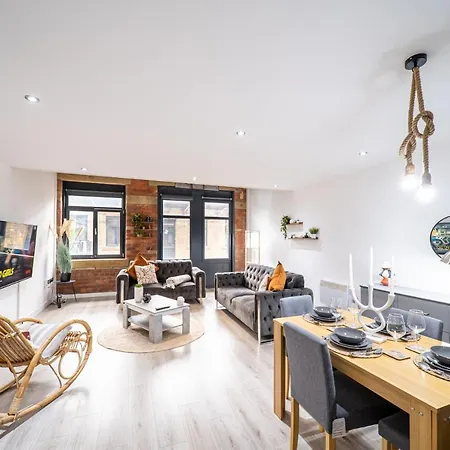 Exclusive 2 Bedroom Penthouse In Bradford Centre Apartment *
