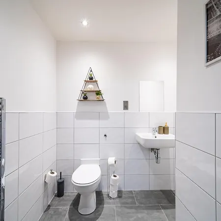 Exclusive 2 Bedroom Penthouse In Centre