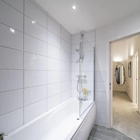 Exclusive 2 Bedroom Penthouse In Centre