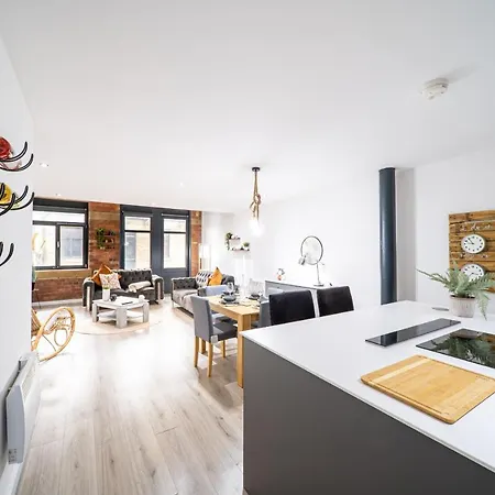 Exclusive 2 Bedroom Penthouse In Centre
