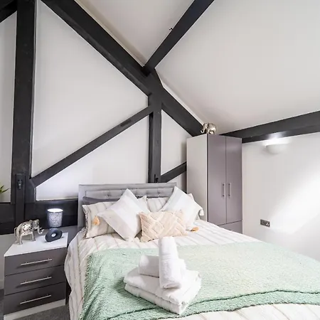 Exclusive 2 Bedroom Penthouse In Centre