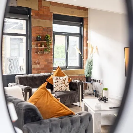 Apartment Exclusive 2 Bedroom Penthouse In Bradford Centre *